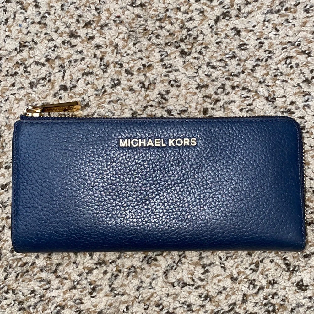 Woman’s Michael Kors wallet